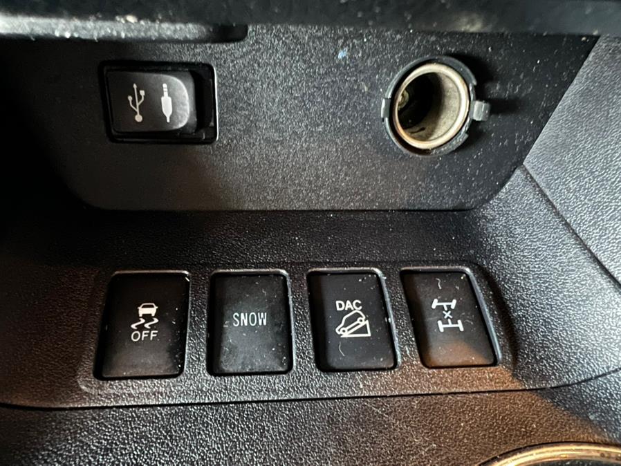 2014 Toyota Highlander AWD 4dr V6 XLE (Natl), available for sale in West Hartford, Connecticut | AutoMax. West Hartford, Connecticut 2014 Toyota Highlander AWD 4dr V6 XLE (Natl), available for sale in West Hartford, Connecticut | AutoMax. West Hartford, Connecticut