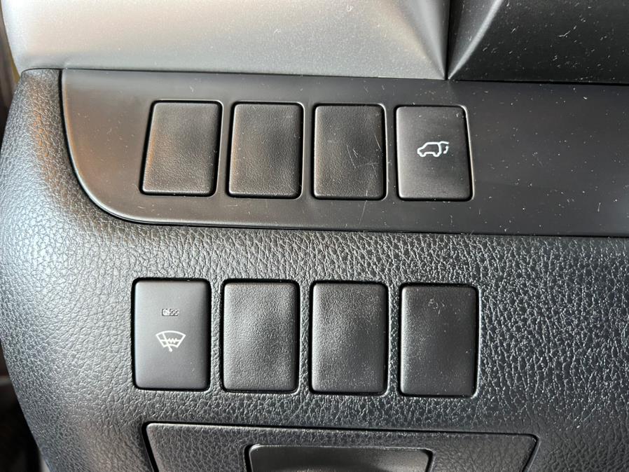 2014 Toyota Highlander AWD 4dr V6 XLE (Natl), available for sale in West Hartford, Connecticut | AutoMax. West Hartford, Connecticut 2014 Toyota Highlander AWD 4dr V6 XLE (Natl), available for sale in West Hartford, Connecticut | AutoMax. West Hartford, Connecticut