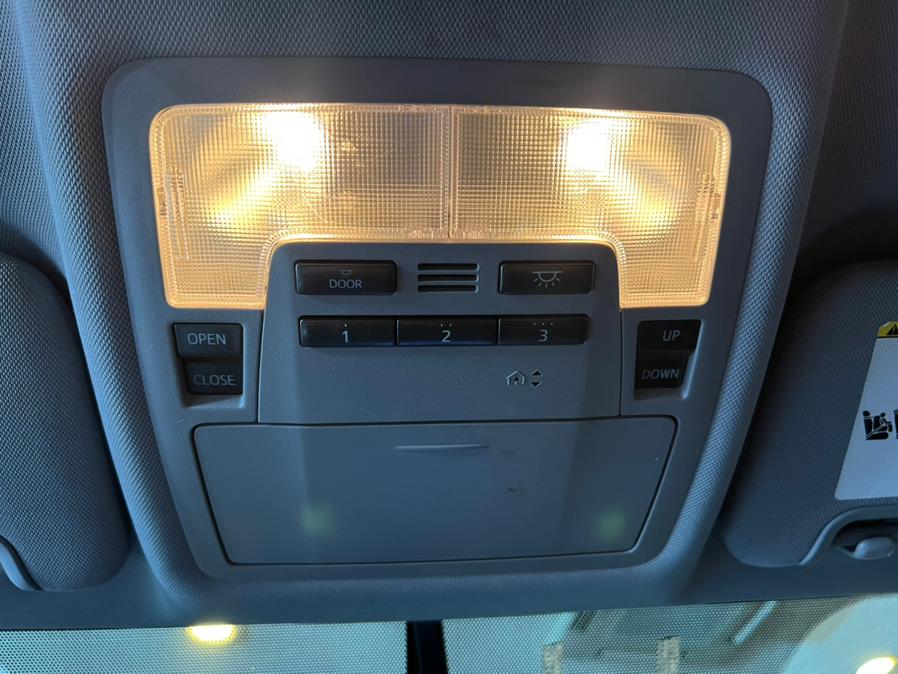 2014 Toyota Highlander AWD 4dr V6 XLE (Natl), available for sale in West Hartford, Connecticut | AutoMax. West Hartford, Connecticut 2014 Toyota Highlander AWD 4dr V6 XLE (Natl), available for sale in West Hartford, Connecticut | AutoMax. West Hartford, Connecticut