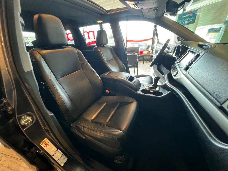 2014 Toyota Highlander AWD 4dr V6 XLE (Natl), available for sale in West Hartford, Connecticut | AutoMax. West Hartford, Connecticut 2014 Toyota Highlander AWD 4dr V6 XLE (Natl), available for sale in West Hartford, Connecticut | AutoMax. West Hartford, Connecticut