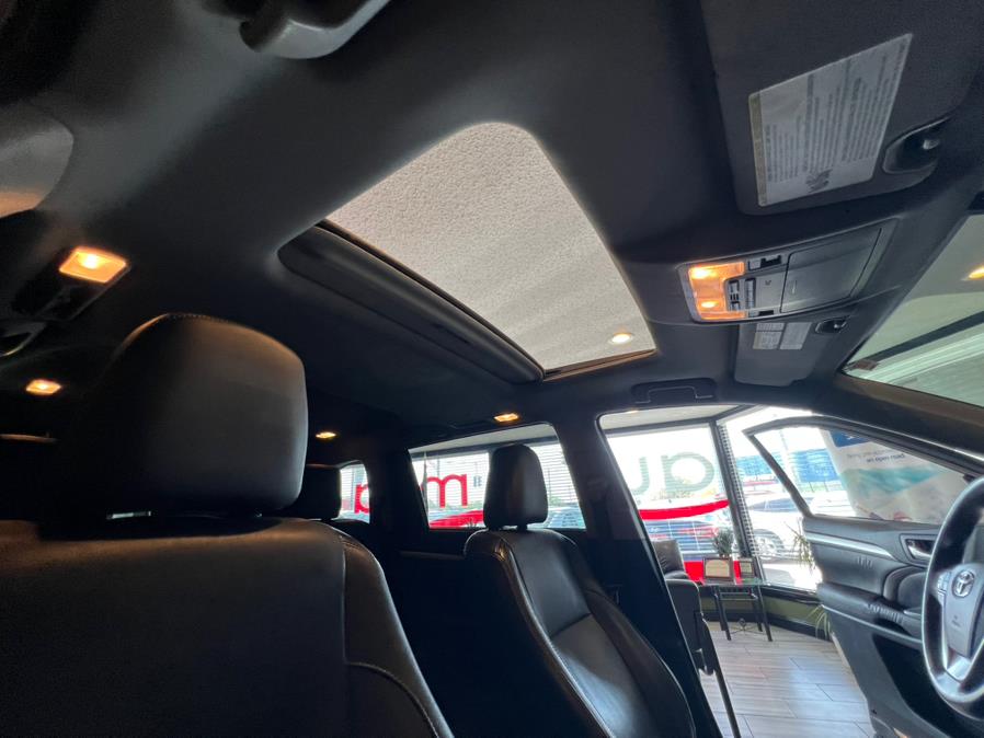 2014 Toyota Highlander AWD 4dr V6 XLE (Natl), available for sale in West Hartford, Connecticut | AutoMax. West Hartford, Connecticut 2014 Toyota Highlander AWD 4dr V6 XLE (Natl), available for sale in West Hartford, Connecticut | AutoMax. West Hartford, Connecticut