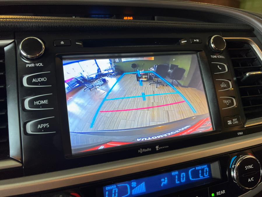 2014 Toyota Highlander AWD 4dr V6 XLE (Natl), available for sale in West Hartford, Connecticut | AutoMax. West Hartford, Connecticut 2014 Toyota Highlander AWD 4dr V6 XLE (Natl), available for sale in West Hartford, Connecticut | AutoMax. West Hartford, Connecticut