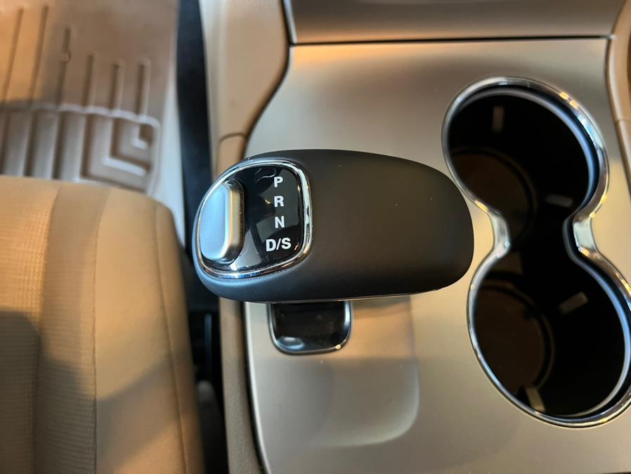 2015 Jeep Grand Cherokee 4WD 4dr Altitude, available for sale in West Hartford, Connecticut | AutoMax. West Hartford, Connecticut 2015 Jeep Grand Cherokee 4WD 4dr Altitude, available for sale in West Hartford, Connecticut | AutoMax. West Hartford, Connecticut