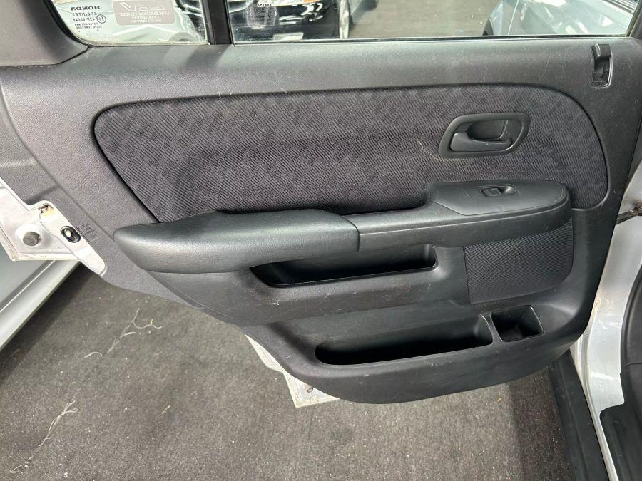 2005 Honda Cr-v LX Sport Utility 4D, available for sale in Garfield, New Jersey | Urban Motors Collection. Garfield, New Jersey 2005 Honda Cr-v LX Sport Utility 4D, available for sale in Garfield, New Jersey | Urban Motors Collection. Garfield, New Jersey