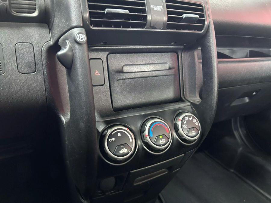 2005 Honda Cr-v LX Sport Utility 4D, available for sale in Garfield, New Jersey | Urban Motors Collection. Garfield, New Jersey 2005 Honda Cr-v LX Sport Utility 4D, available for sale in Garfield, New Jersey | Urban Motors Collection. Garfield, New Jersey