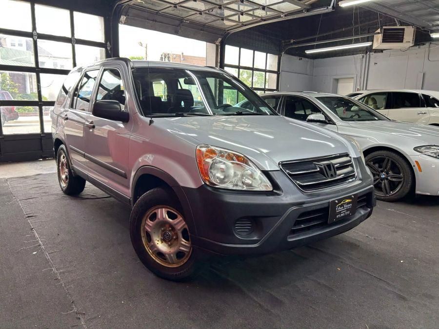 2005 Honda Cr-v LX Sport Utility 4D, available for sale in Garfield, New Jersey | Urban Motors Collection. Garfield, New Jersey 2005 Honda Cr-v LX Sport Utility 4D, available for sale in Garfield, New Jersey | Urban Motors Collection. Garfield, New Jersey