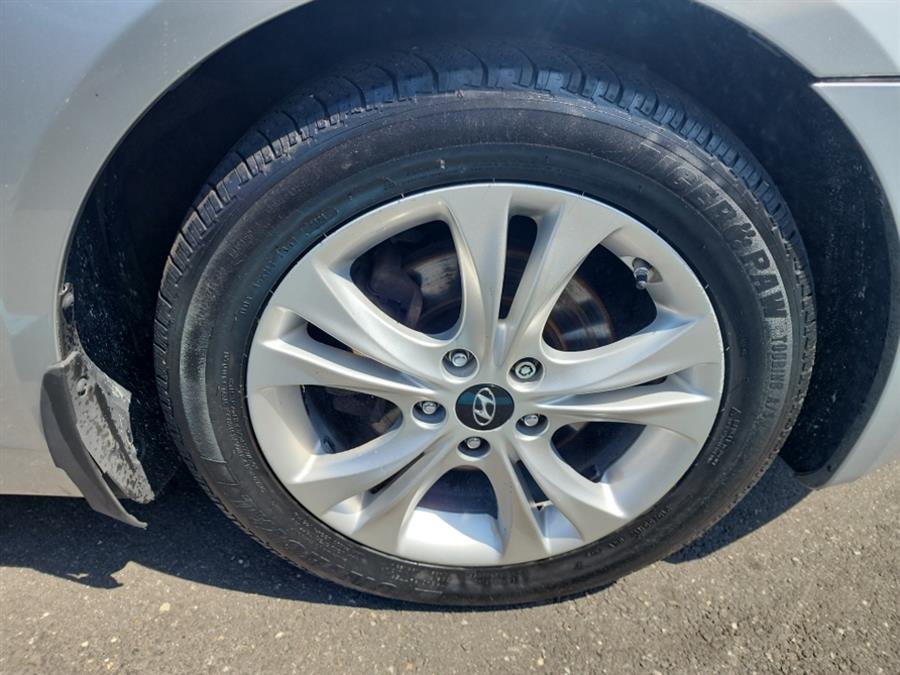 2013 Hyundai Sonata 4dr Sdn 2.4L Auto SE, available for sale in Islip, New York | L.I. Auto Gallery. Islip, New York 2013 Hyundai Sonata 4dr Sdn 2.4L Auto SE, available for sale in Islip, New York | L.I. Auto Gallery. Islip, New York