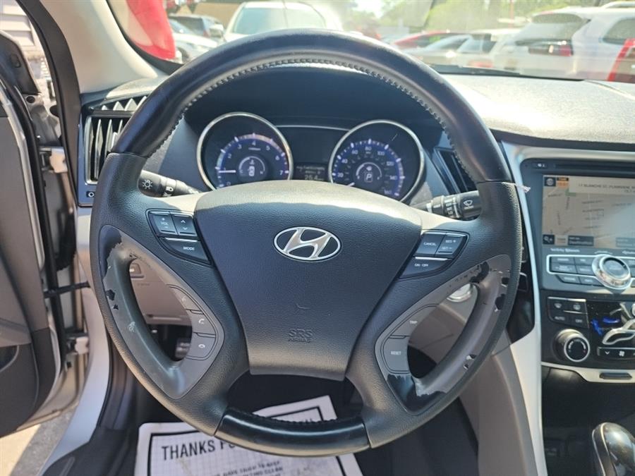2013 Hyundai Sonata 4dr Sdn 2.4L Auto SE, available for sale in Islip, New York | L.I. Auto Gallery. Islip, New York 2013 Hyundai Sonata 4dr Sdn 2.4L Auto SE, available for sale in Islip, New York | L.I. Auto Gallery. Islip, New York