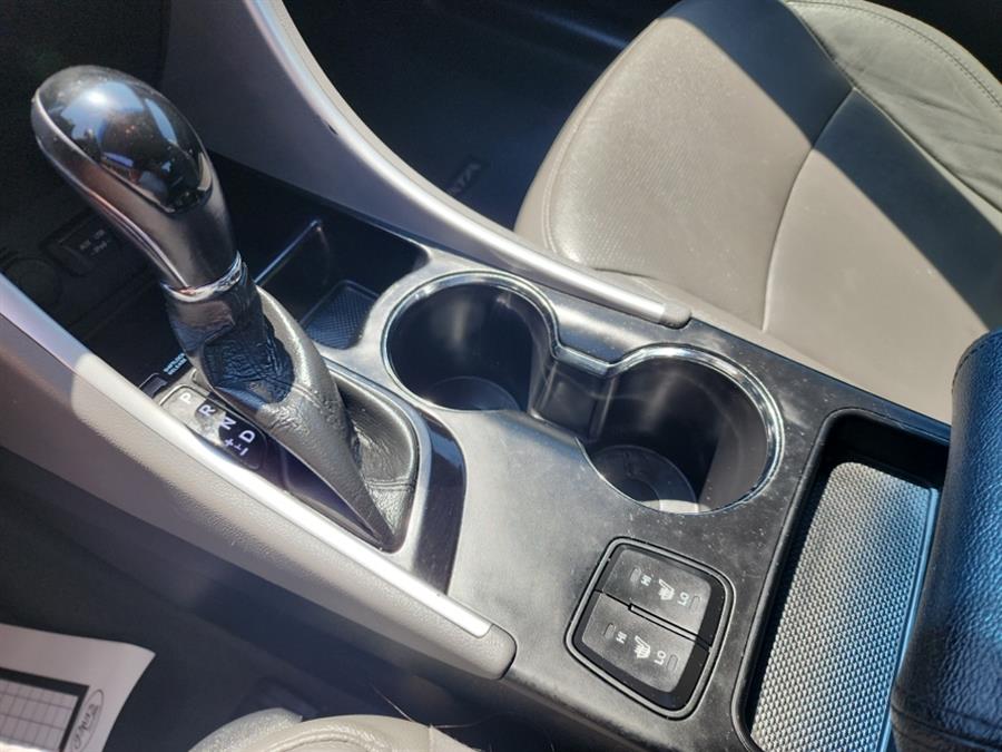 2013 Hyundai Sonata 4dr Sdn 2.4L Auto SE, available for sale in Islip, New York | L.I. Auto Gallery. Islip, New York 2013 Hyundai Sonata 4dr Sdn 2.4L Auto SE, available for sale in Islip, New York | L.I. Auto Gallery. Islip, New York