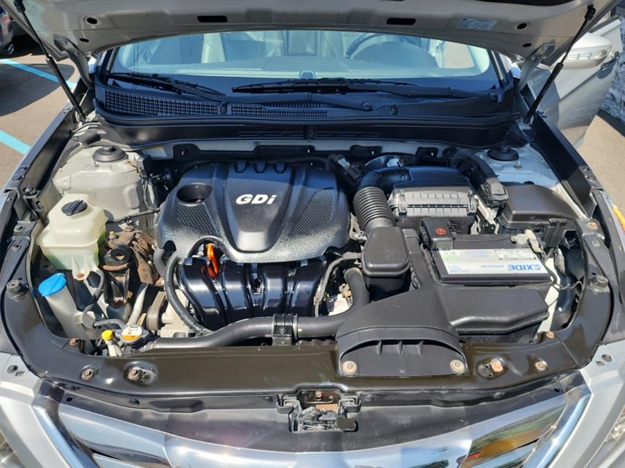 2013 Hyundai Sonata 4dr Sdn 2.4L Auto SE, available for sale in Islip, New York | L.I. Auto Gallery. Islip, New York 2013 Hyundai Sonata 4dr Sdn 2.4L Auto SE, available for sale in Islip, New York | L.I. Auto Gallery. Islip, New York