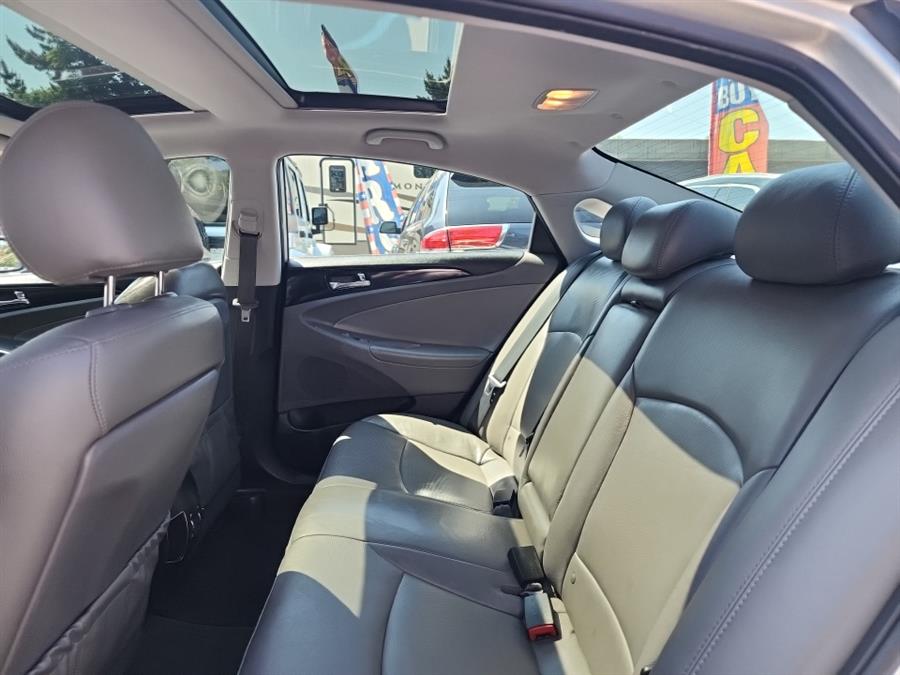 2013 Hyundai Sonata 4dr Sdn 2.4L Auto SE, available for sale in Islip, New York | L.I. Auto Gallery. Islip, New York 2013 Hyundai Sonata 4dr Sdn 2.4L Auto SE, available for sale in Islip, New York | L.I. Auto Gallery. Islip, New York