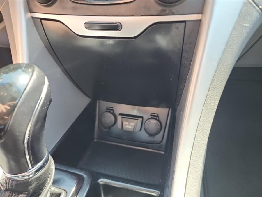 2013 Hyundai Sonata 4dr Sdn 2.4L Auto SE, available for sale in Islip, New York | L.I. Auto Gallery. Islip, New York 2013 Hyundai Sonata 4dr Sdn 2.4L Auto SE, available for sale in Islip, New York | L.I. Auto Gallery. Islip, New York