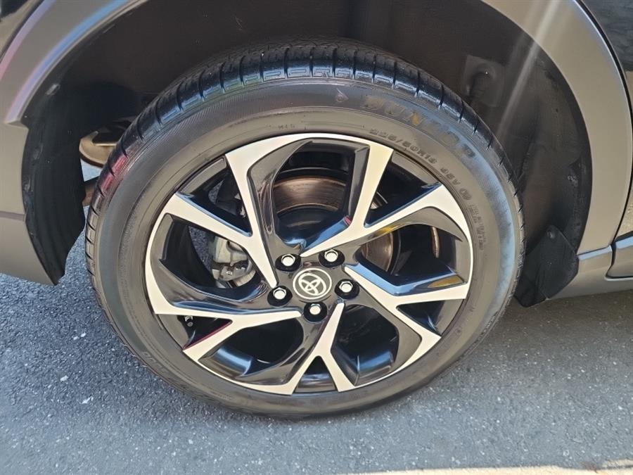 2020 Toyota C-HR LE FWD (Natl), available for sale in Islip, New York | L.I. Auto Gallery. Islip, New York 2020 Toyota C-HR LE FWD (Natl), available for sale in Islip, New York | L.I. Auto Gallery. Islip, New York