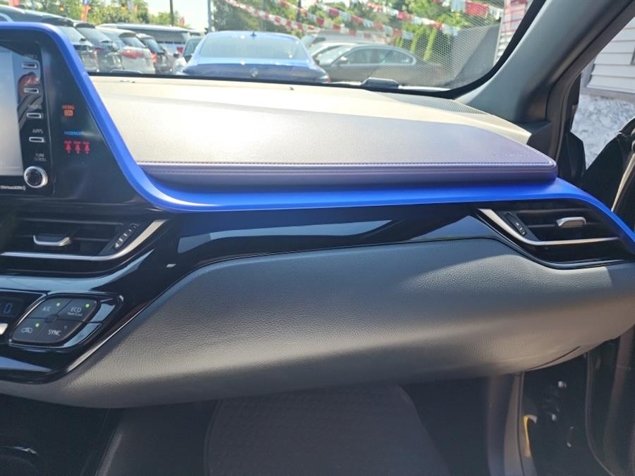 2020 Toyota C-HR LE FWD (Natl), available for sale in Islip, New York | L.I. Auto Gallery. Islip, New York 2020 Toyota C-HR LE FWD (Natl), available for sale in Islip, New York | L.I. Auto Gallery. Islip, New York