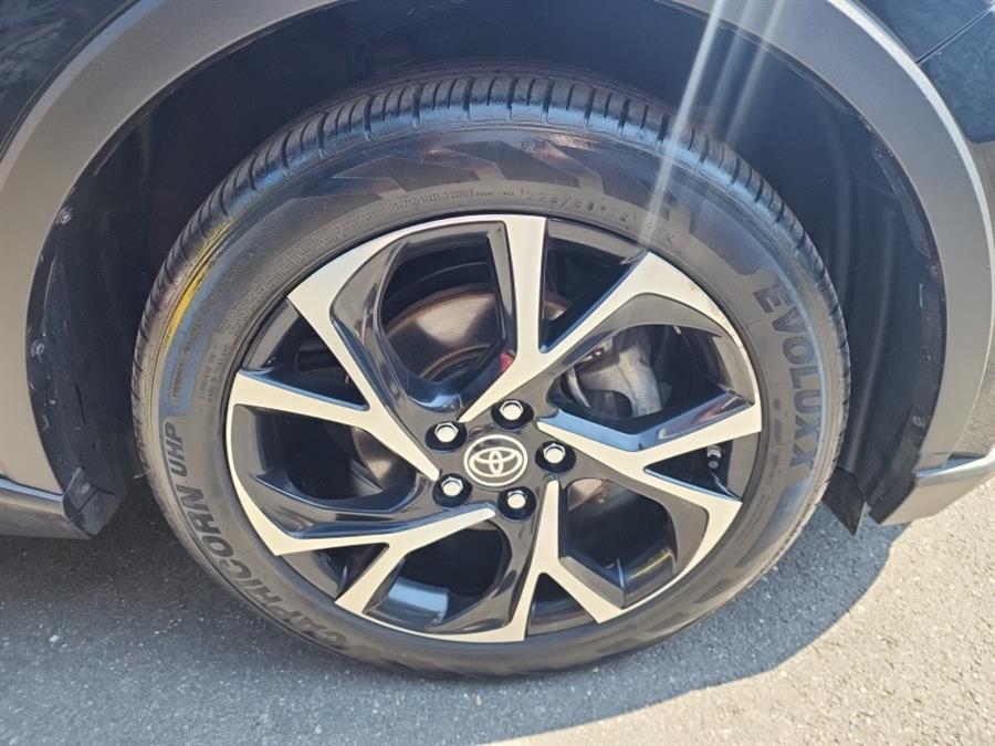 2020 Toyota C-HR LE FWD (Natl), available for sale in Islip, New York | L.I. Auto Gallery. Islip, New York 2020 Toyota C-HR LE FWD (Natl), available for sale in Islip, New York | L.I. Auto Gallery. Islip, New York