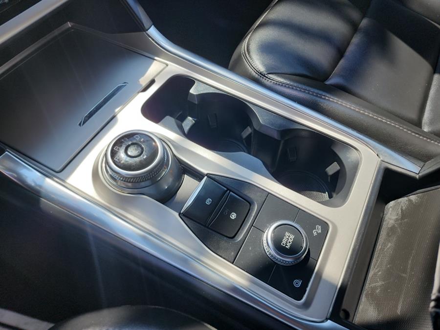 2022 Ford Explorer XLT 4WD, available for sale in Islip, New York | L.I. Auto Gallery. Islip, New York 2022 Ford Explorer XLT 4WD, available for sale in Islip, New York | L.I. Auto Gallery. Islip, New York