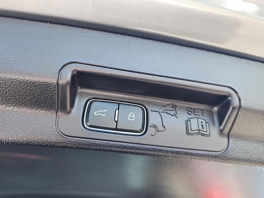 2022 Ford Explorer XLT 4WD, available for sale in Islip, New York | L.I. Auto Gallery. Islip, New York 2022 Ford Explorer XLT 4WD, available for sale in Islip, New York | L.I. Auto Gallery. Islip, New York