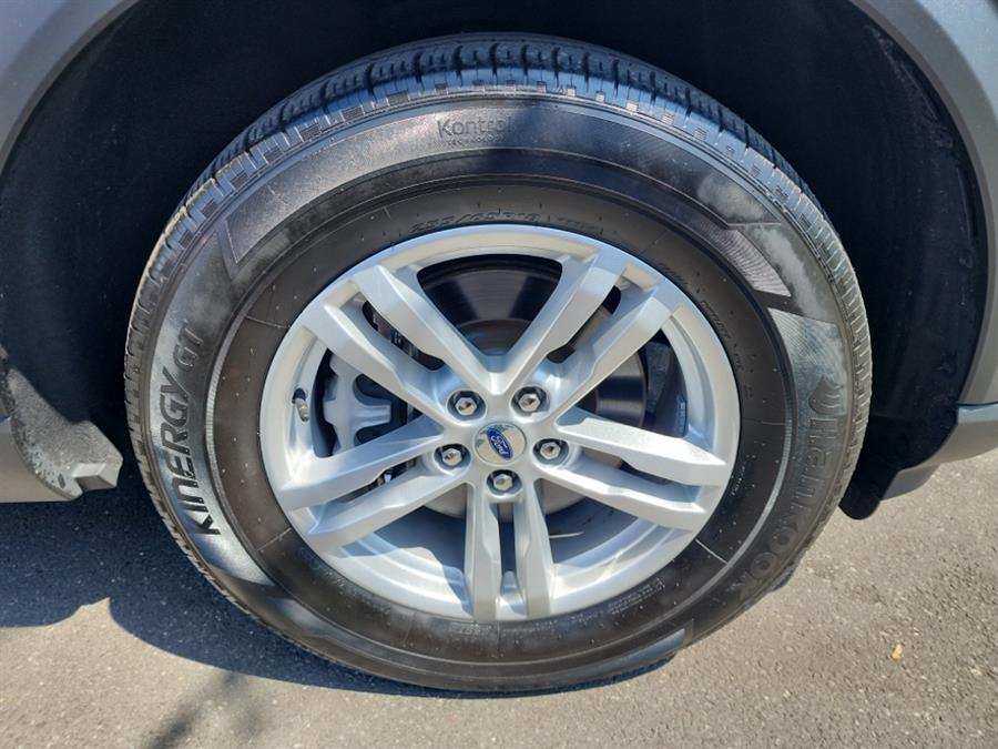 2022 Ford Explorer XLT 4WD, available for sale in Islip, New York | L.I. Auto Gallery. Islip, New York 2022 Ford Explorer XLT 4WD, available for sale in Islip, New York | L.I. Auto Gallery. Islip, New York