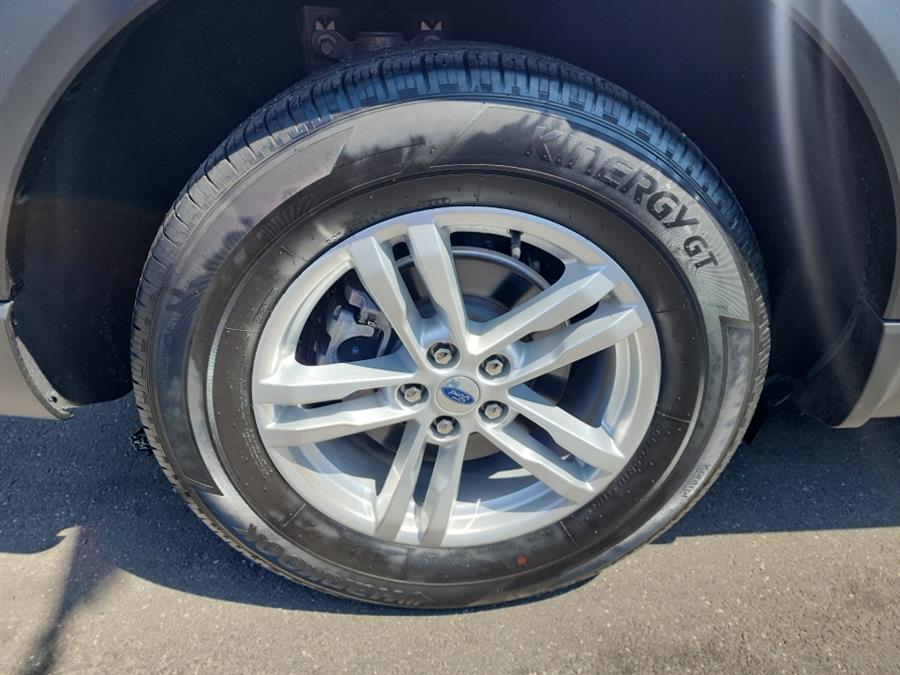 2022 Ford Explorer XLT 4WD, available for sale in Islip, New York | L.I. Auto Gallery. Islip, New York 2022 Ford Explorer XLT 4WD, available for sale in Islip, New York | L.I. Auto Gallery. Islip, New York