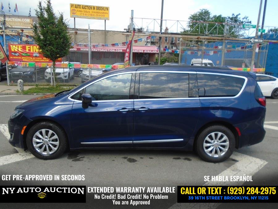 2017 Chrysler Pacifica Touring-L FWD, available for sale in Brooklyn, New York | NY Auto Auction. Brooklyn, New York 2017 Chrysler Pacifica Touring-L FWD, available for sale in Brooklyn, New York | NY Auto Auction. Brooklyn, New York