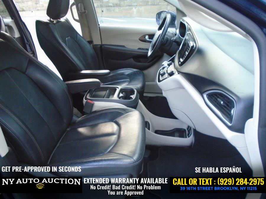2017 Chrysler Pacifica Touring-L FWD, available for sale in Brooklyn, New York | NY Auto Auction. Brooklyn, New York 2017 Chrysler Pacifica Touring-L FWD, available for sale in Brooklyn, New York | NY Auto Auction. Brooklyn, New York