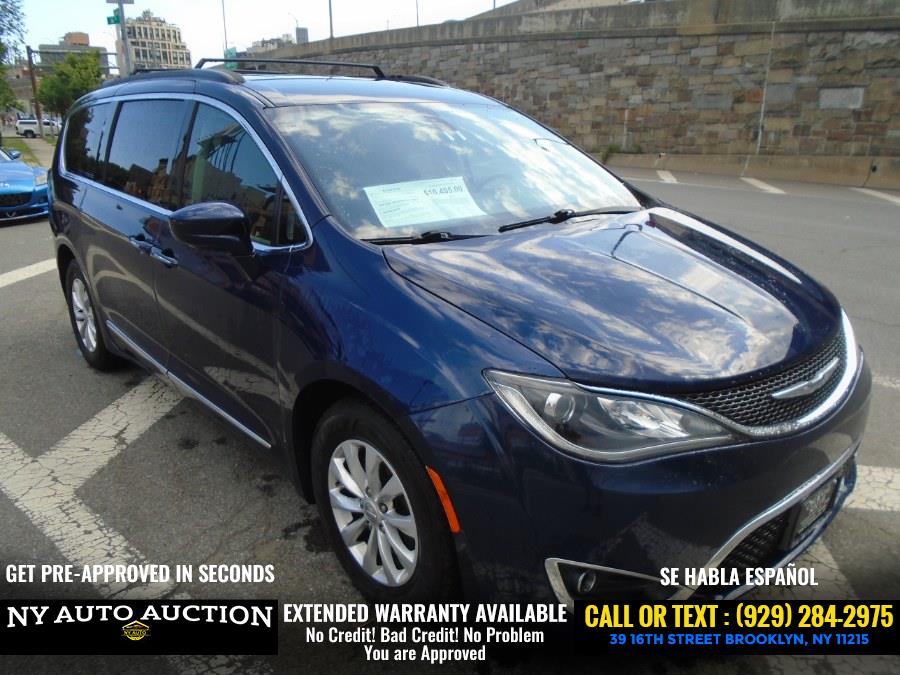 Used 2017 Chrysler Pacifica in Brooklyn, New York | NY Auto Auction. Brooklyn, New York