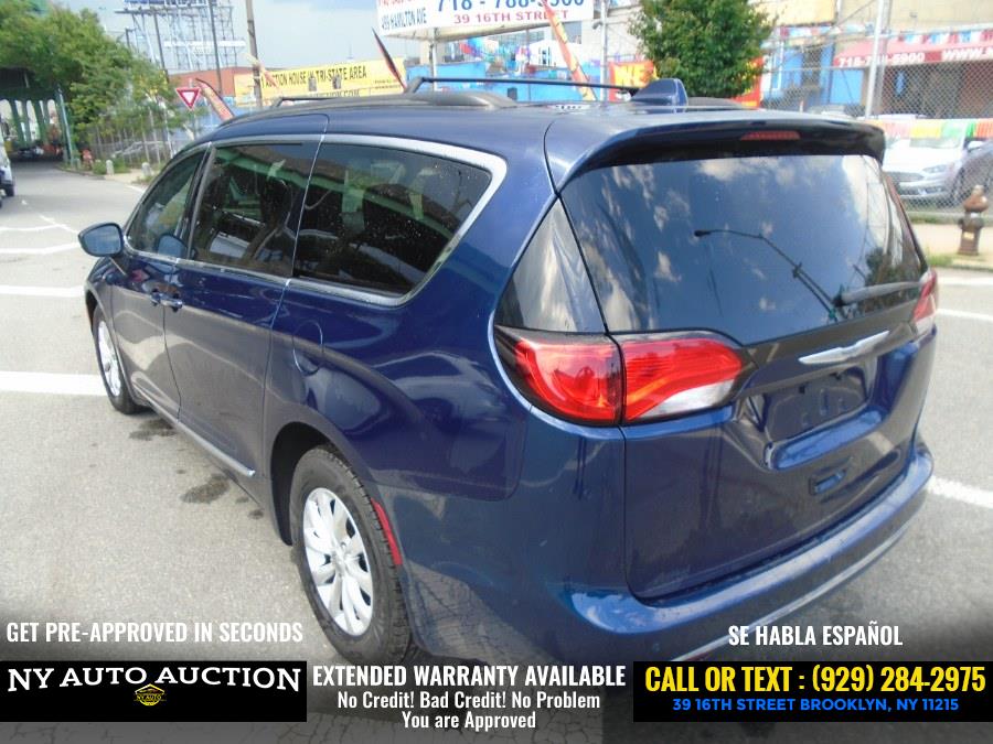 2017 Chrysler Pacifica Touring-L FWD, available for sale in Brooklyn, New York | NY Auto Auction. Brooklyn, New York 2017 Chrysler Pacifica Touring-L FWD, available for sale in Brooklyn, New York | NY Auto Auction. Brooklyn, New York