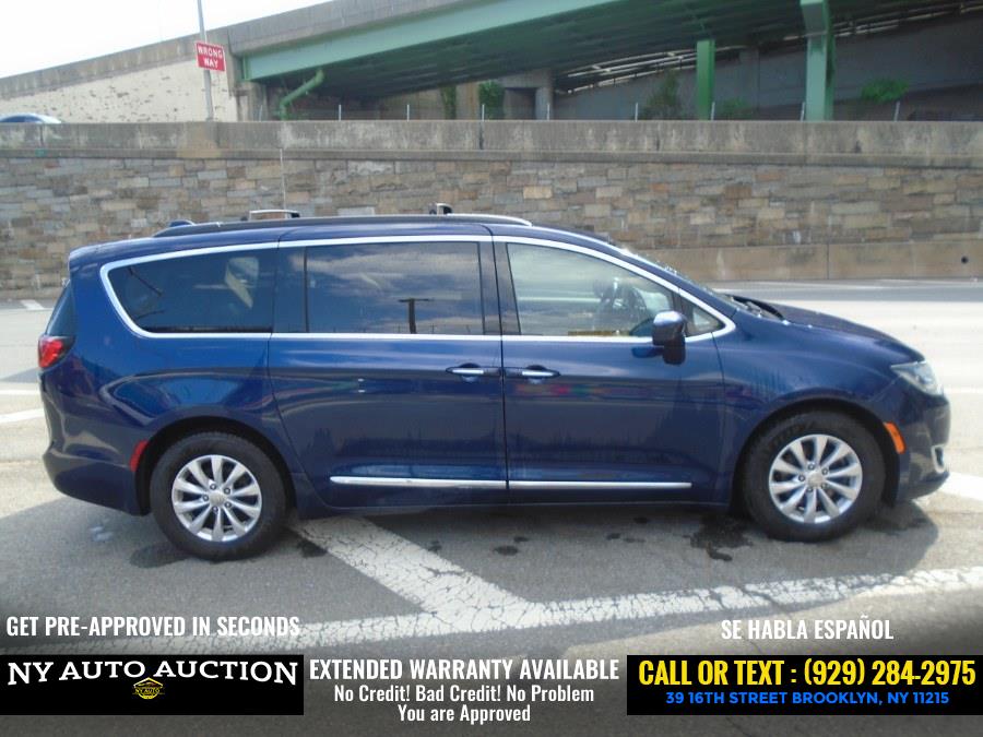 2017 Chrysler Pacifica Touring-L FWD, available for sale in Brooklyn, New York | NY Auto Auction. Brooklyn, New York 2017 Chrysler Pacifica Touring-L FWD, available for sale in Brooklyn, New York | NY Auto Auction. Brooklyn, New York