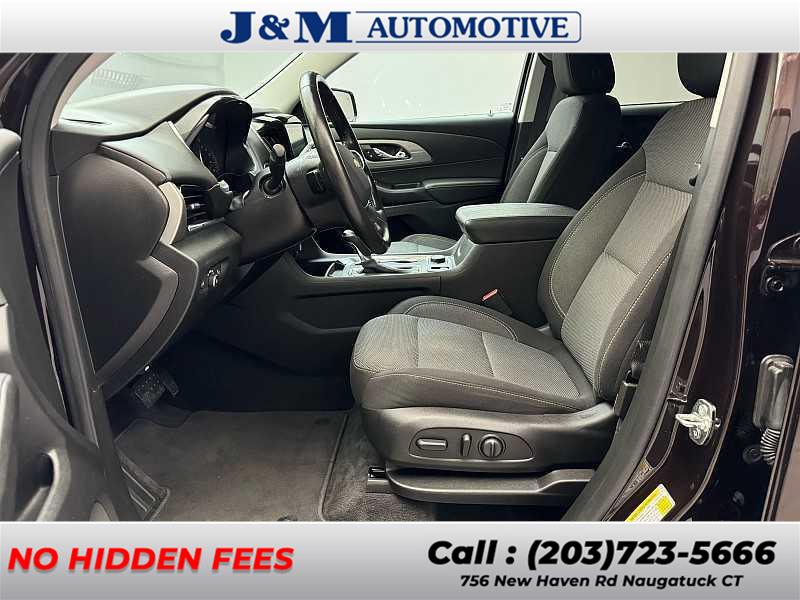 2020 Chevrolet Traverse LT Cloth, available for sale in Naugatuck, Connecticut | J&M Automotive Sls&Svc LLC. Naugatuck, Connecticut 2020 Chevrolet Traverse LT Cloth, available for sale in Naugatuck, Connecticut | J&M Automotive Sls&Svc LLC. Naugatuck, Connecticut