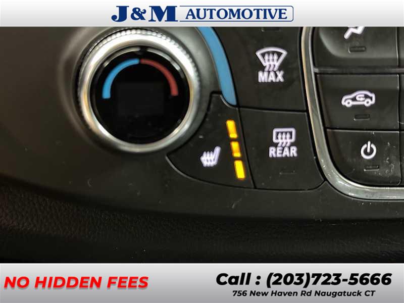 2020 Chevrolet Traverse LT Cloth, available for sale in Naugatuck, Connecticut | J&M Automotive Sls&Svc LLC. Naugatuck, Connecticut 2020 Chevrolet Traverse LT Cloth, available for sale in Naugatuck, Connecticut | J&M Automotive Sls&Svc LLC. Naugatuck, Connecticut
