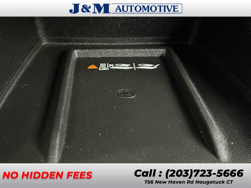 2018 Chevrolet Traverse Premier, available for sale in Naugatuck, Connecticut | J&M Automotive Sls&Svc LLC. Naugatuck, Connecticut 2018 Chevrolet Traverse Premier, available for sale in Naugatuck, Connecticut | J&M Automotive Sls&Svc LLC. Naugatuck, Connecticut