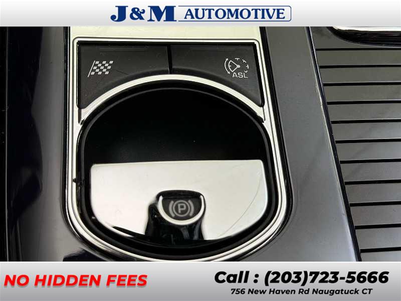 2013 Jaguar Xj , available for sale in Naugatuck, Connecticut | J&M Automotive Sls&Svc LLC. Naugatuck, Connecticut 2013 Jaguar Xj , available for sale in Naugatuck, Connecticut | J&M Automotive Sls&Svc LLC. Naugatuck, Connecticut