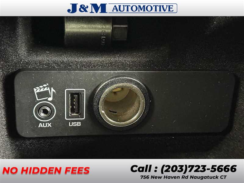 2013 Jaguar Xj , available for sale in Naugatuck, Connecticut | J&M Automotive Sls&Svc LLC. Naugatuck, Connecticut 2013 Jaguar Xj , available for sale in Naugatuck, Connecticut | J&M Automotive Sls&Svc LLC. Naugatuck, Connecticut