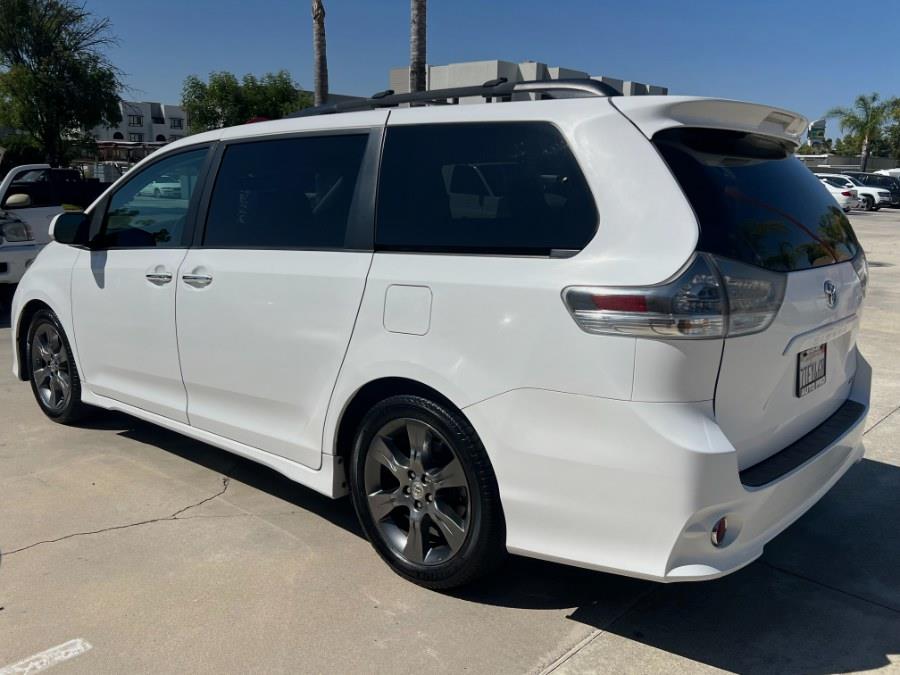 2016 Toyota Sienna 5dr 8-Pass Van SE Premium FWD (Natl), available for sale in Temecula, California | Auto Pro. Temecula, California 2016 Toyota Sienna 5dr 8-Pass Van SE Premium FWD (Natl), available for sale in Temecula, California | Auto Pro. Temecula, California