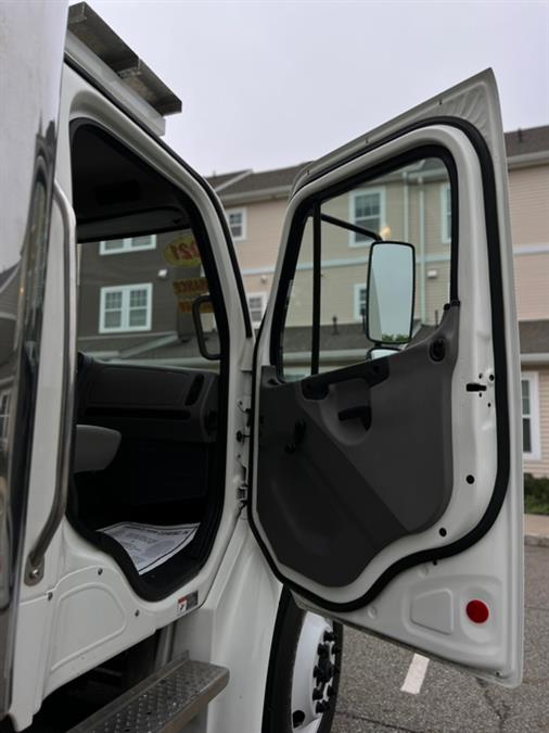 2021 Freightliner M2 106 26 FT THERMOKING T-1090 MORGAN BOX /MAXON LIFTGATE, available for sale in Paterson, New Jersey | Speedway Commercial Motors LLC. Paterson, New Jersey 2021 Freightliner M2 106 26 FT THERMOKING T-1090 MORGAN BOX /MAXON LIFTGATE, available for sale in Paterson, New Jersey | Speedway Commercial Motors LLC. Paterson, New Jersey