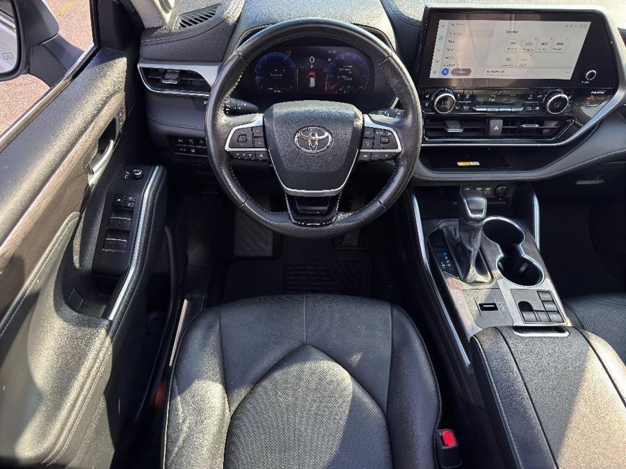 2023 Toyota Highlander Platinum, available for sale in Woodside, New York | Drive Central. Woodside, New York 2023 Toyota Highlander Platinum, available for sale in Woodside, New York | Drive Central. Woodside, New York