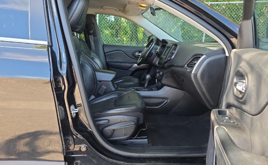 2019 Jeep Cherokee Latitude Plus FWD, available for sale in Woodside, New York | Drive Central. Woodside, New York 2019 Jeep Cherokee Latitude Plus FWD, available for sale in Woodside, New York | Drive Central. Woodside, New York
