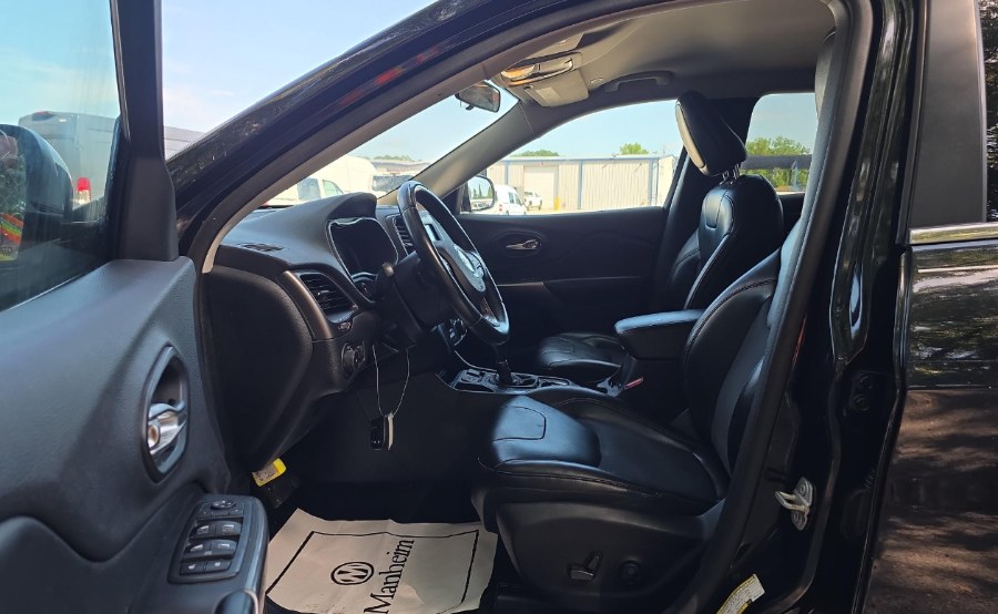 2019 Jeep Cherokee Latitude Plus FWD, available for sale in Woodside, New York | Drive Central. Woodside, New York 2019 Jeep Cherokee Latitude Plus FWD, available for sale in Woodside, New York | Drive Central. Woodside, New York