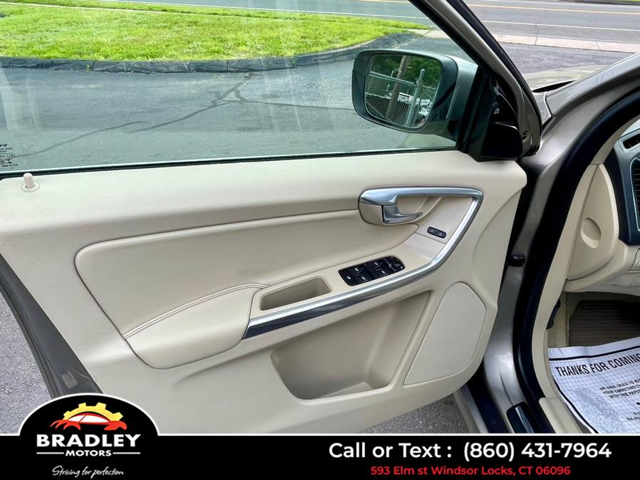 2015 Volvo XC60 T5 Platinum, available for sale in Windsor Locks, Connecticut | Bradley Motors Inc. Windsor Locks, Connecticut 2015 Volvo XC60 T5 Platinum, available for sale in Windsor Locks, Connecticut | Bradley Motors Inc. Windsor Locks, Connecticut