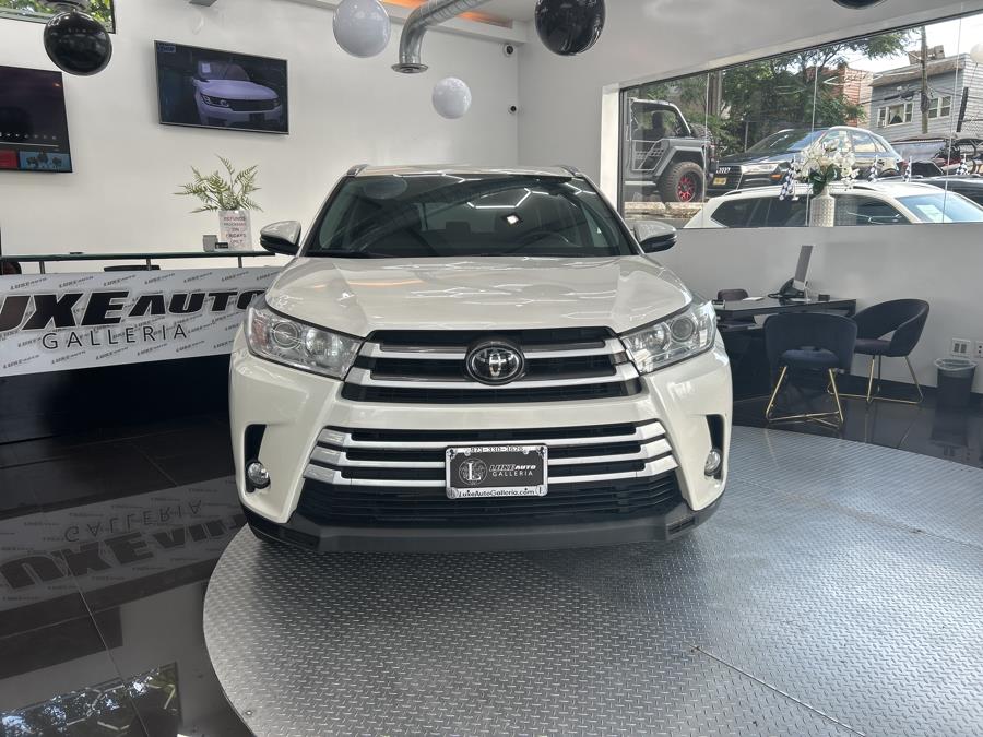 2019 Toyota Highlander XLE V6 AWD (Natl), available for sale in Jersey City, New Jersey | Luxe Auto Galleria. Jersey City, New Jersey 2019 Toyota Highlander XLE V6 AWD (Natl), available for sale in Jersey City, New Jersey | Luxe Auto Galleria. Jersey City, New Jersey