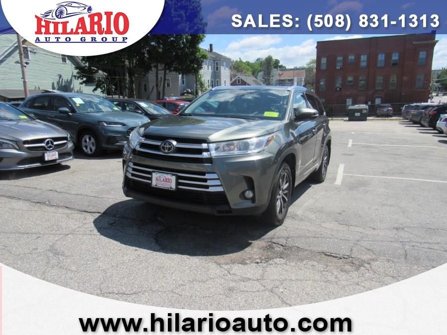Used 2017 Toyota Highlander in Worcester, Massachusetts | Hilario's Auto Sales Inc.. Worcester, Massachusetts
