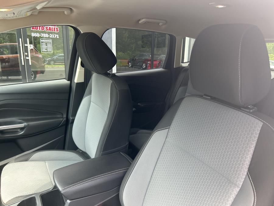 2017 Ford Escape SE 4WD, available for sale in Middletown, Connecticut | Newfield Auto Sales. Middletown, Connecticut 2017 Ford Escape SE 4WD, available for sale in Middletown, Connecticut | Newfield Auto Sales. Middletown, Connecticut