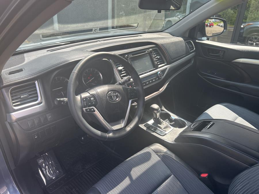 2016 Toyota Highlander AWD 4dr V6 LE (Natl), available for sale in Middletown, Connecticut | Newfield Auto Sales. Middletown, Connecticut 2016 Toyota Highlander AWD 4dr V6 LE (Natl), available for sale in Middletown, Connecticut | Newfield Auto Sales. Middletown, Connecticut