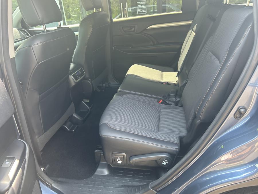 2016 Toyota Highlander AWD 4dr V6 LE (Natl), available for sale in Middletown, Connecticut | Newfield Auto Sales. Middletown, Connecticut 2016 Toyota Highlander AWD 4dr V6 LE (Natl), available for sale in Middletown, Connecticut | Newfield Auto Sales. Middletown, Connecticut