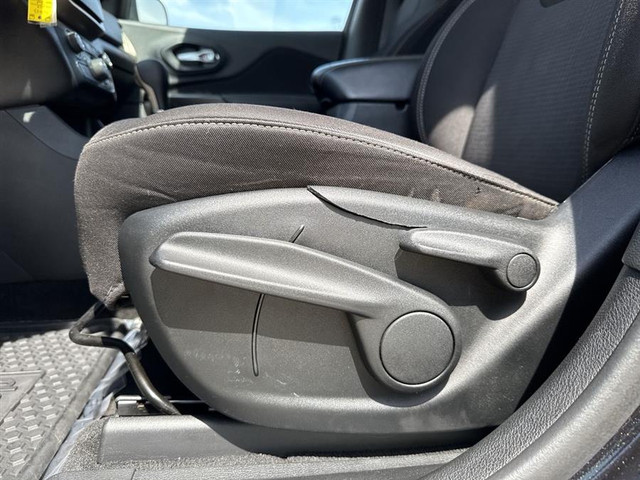 2015 Jeep Cherokee Latitude, available for sale in Elida, Ohio | Josh's All Under Ten LLC. Elida, Ohio 2015 Jeep Cherokee Latitude, available for sale in Elida, Ohio | Josh's All Under Ten LLC. Elida, Ohio