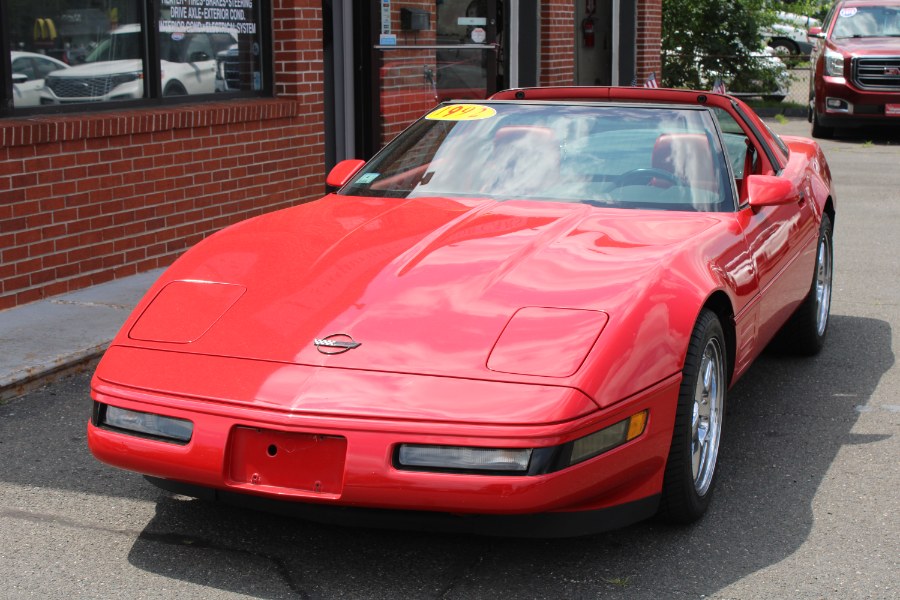 1992 Chevrolet Corvette 2dr Coupe Hatchback, available for sale in ENFIELD, Connecticut | Longmeadow Motor Cars. ENFIELD, Connecticut
