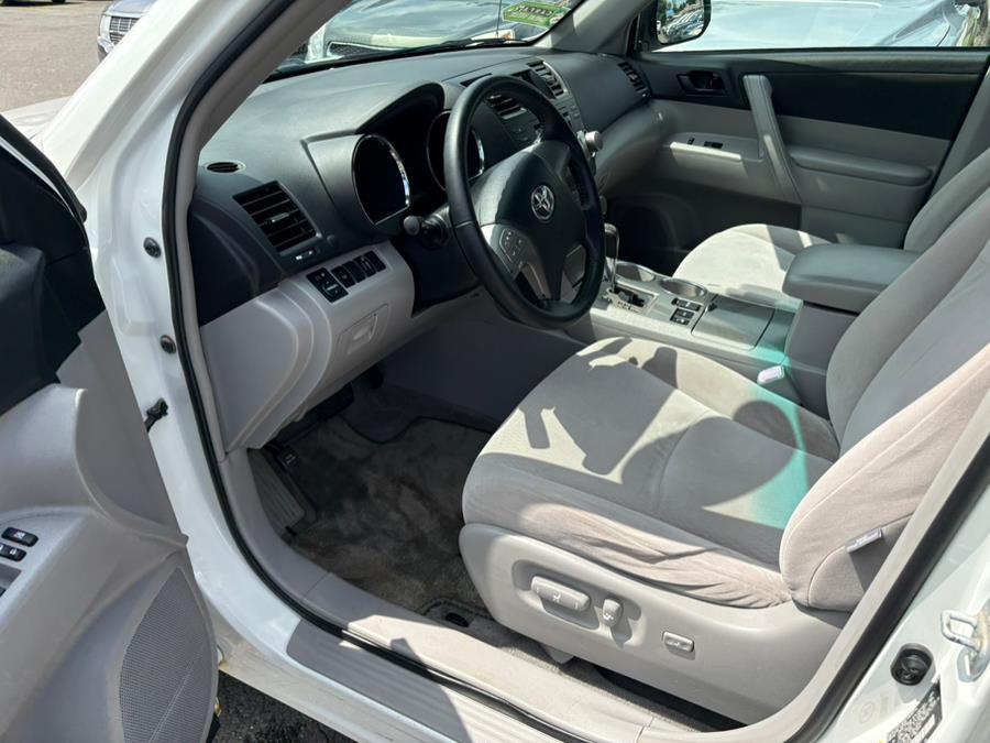2009 Toyota Highlander 4WD 4dr V6 Base (Natl), available for sale in East Windsor, Connecticut | CT Car Co LLC. East Windsor, Connecticut 2009 Toyota Highlander 4WD 4dr V6 Base (Natl), available for sale in East Windsor, Connecticut | CT Car Co LLC. East Windsor, Connecticut