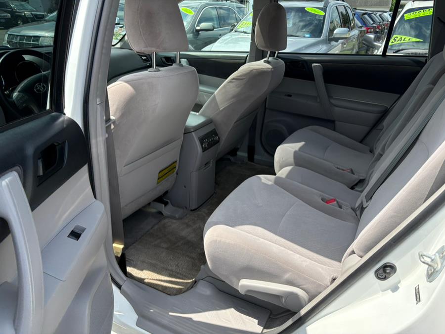 2009 Toyota Highlander 4WD 4dr V6 Base (Natl), available for sale in East Windsor, Connecticut | CT Car Co LLC. East Windsor, Connecticut 2009 Toyota Highlander 4WD 4dr V6 Base (Natl), available for sale in East Windsor, Connecticut | CT Car Co LLC. East Windsor, Connecticut