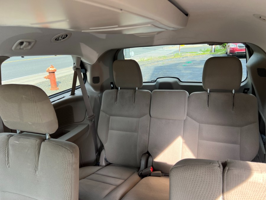 2014 Chrysler Town & Country 4dr Wgn Touring, available for sale in Westfield, Massachusetts | Auto Wings Cop. Westfield, Massachusetts 2014 Chrysler Town & Country 4dr Wgn Touring, available for sale in Westfield, Massachusetts | Auto Wings Cop. Westfield, Massachusetts