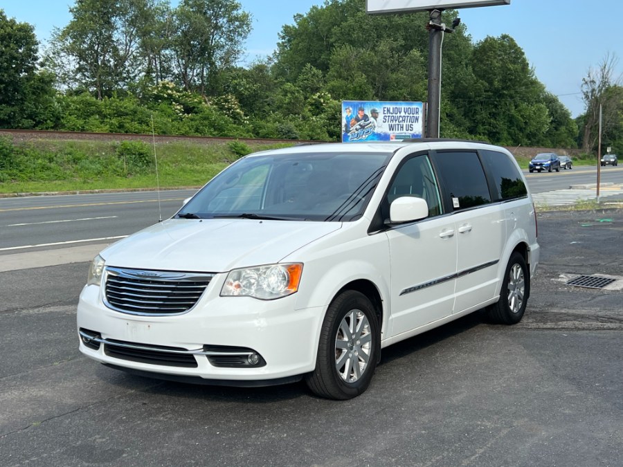 2014 Chrysler Town & Country 4dr Wgn Touring, available for sale in Westfield, Massachusetts | Auto Wings Cop. Westfield, Massachusetts 2014 Chrysler Town & Country 4dr Wgn Touring, available for sale in Westfield, Massachusetts | Auto Wings Cop. Westfield, Massachusetts